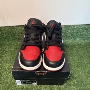 Jordan Air Jordan 1 Low (GS) 553560-161 Black Red White Leather 6.5